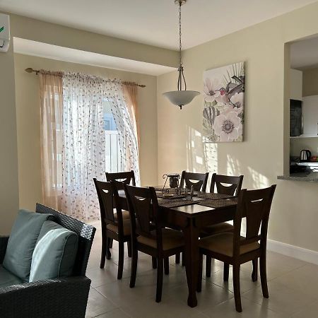 Seamist Villa @Oceanpointe Lucea Comfy 2Br W/Pool Gym & Parking Екстер'єр фото