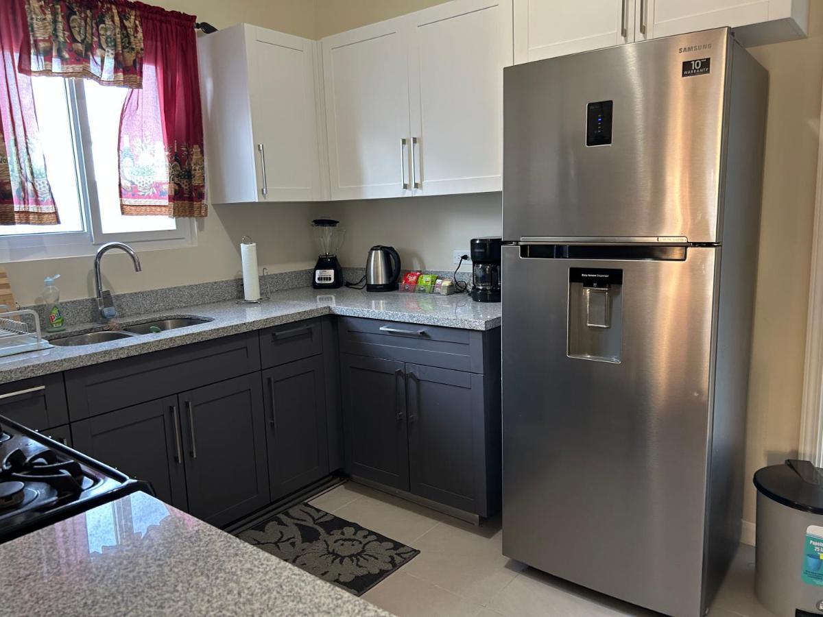 Seamist Villa @Oceanpointe Lucea Comfy 2Br W/Pool Gym & Parking Екстер'єр фото