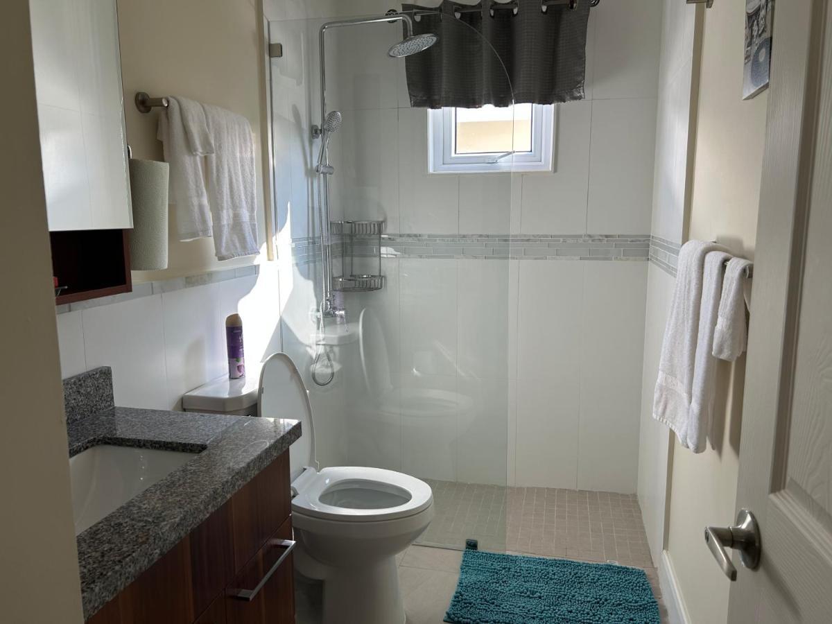 Seamist Villa @Oceanpointe Lucea Comfy 2Br W/Pool Gym & Parking Екстер'єр фото