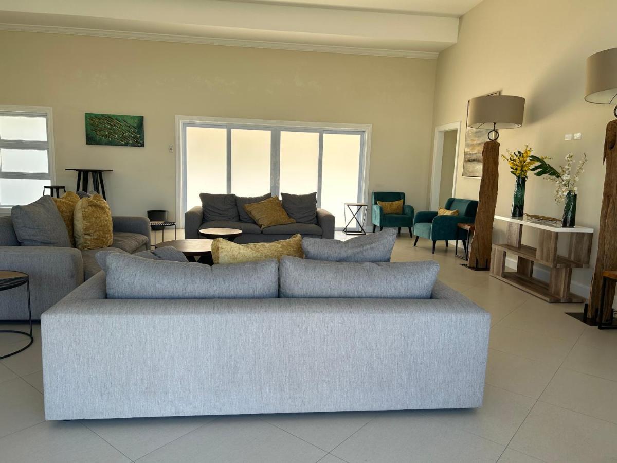 Seamist Villa @Oceanpointe Lucea Comfy 2Br W/Pool Gym & Parking Екстер'єр фото