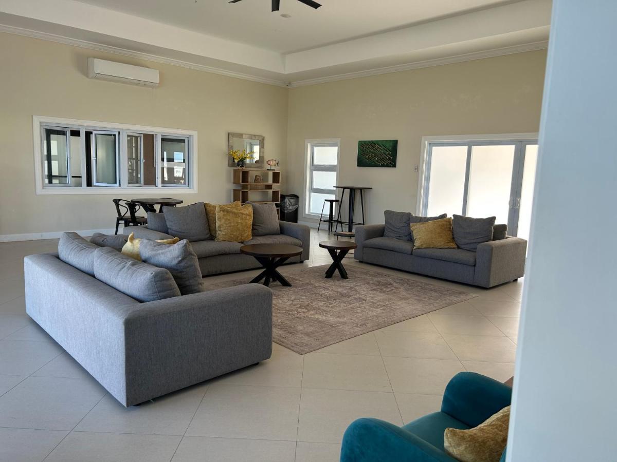 Seamist Villa @Oceanpointe Lucea Comfy 2Br W/Pool Gym & Parking Екстер'єр фото