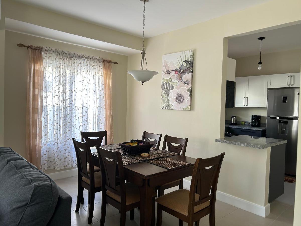 Seamist Villa @Oceanpointe Lucea Comfy 2Br W/Pool Gym & Parking Екстер'єр фото