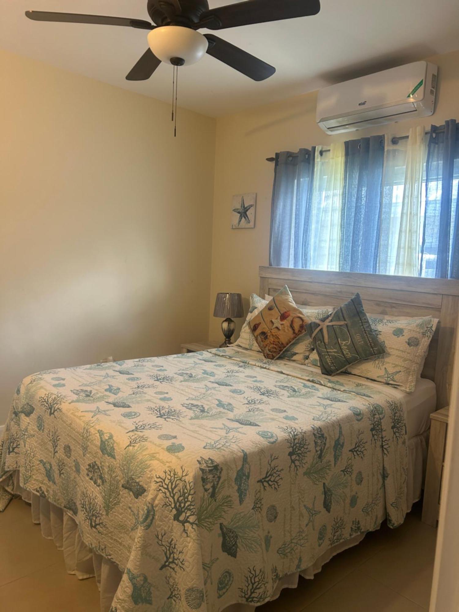 Seamist Villa @Oceanpointe Lucea Comfy 2Br W/Pool Gym & Parking Екстер'єр фото
